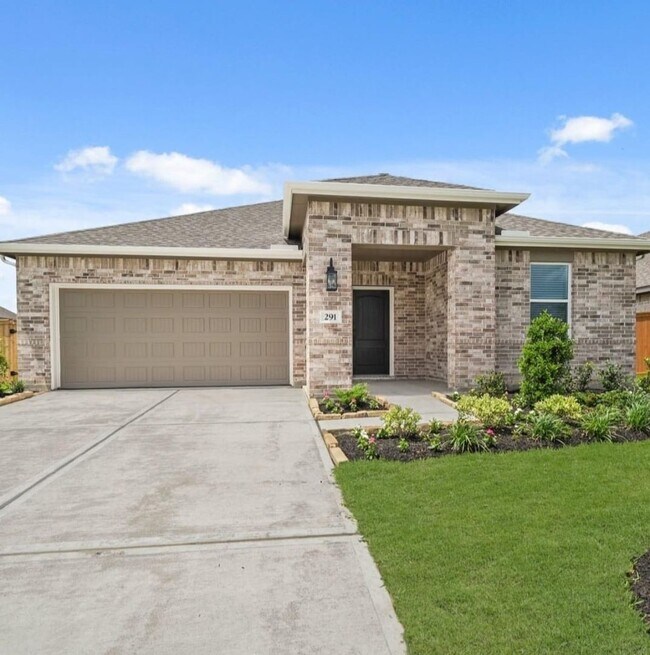 Building Photo - Newly constructed 3BR House beside Angel L...