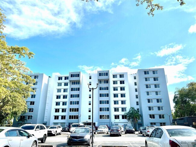 Primary Photo - 9001 SW 77th Ave