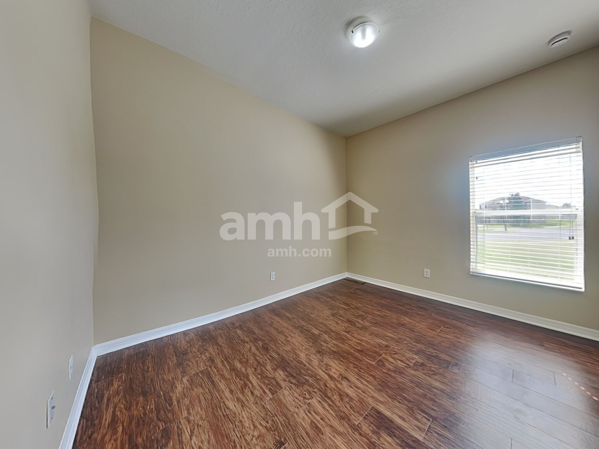 Building Photo - 1216 Maplebrook Dr