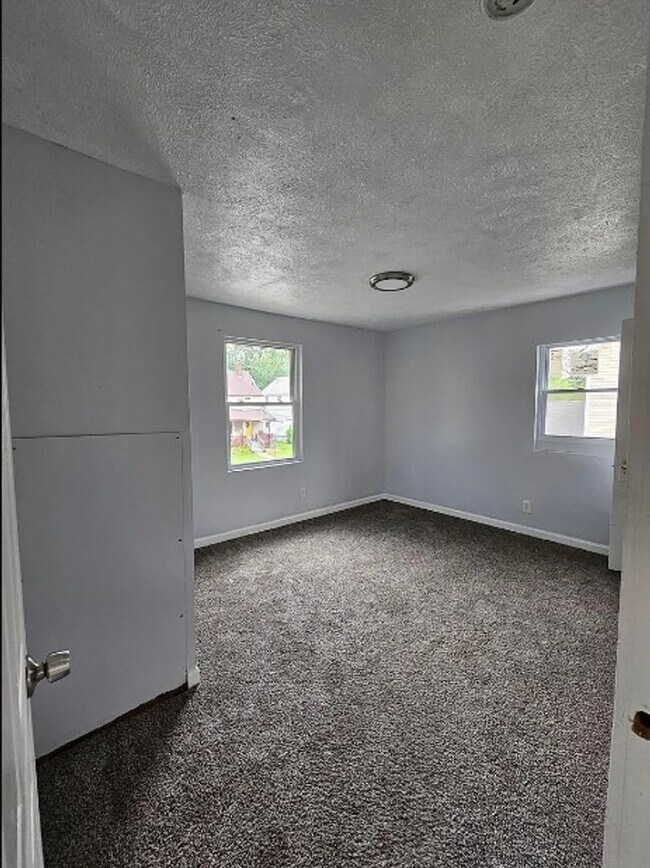Building Photo - 10422 Dove Ave