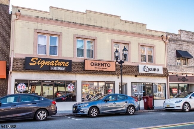 Building Photo - 226 Franklin Ave