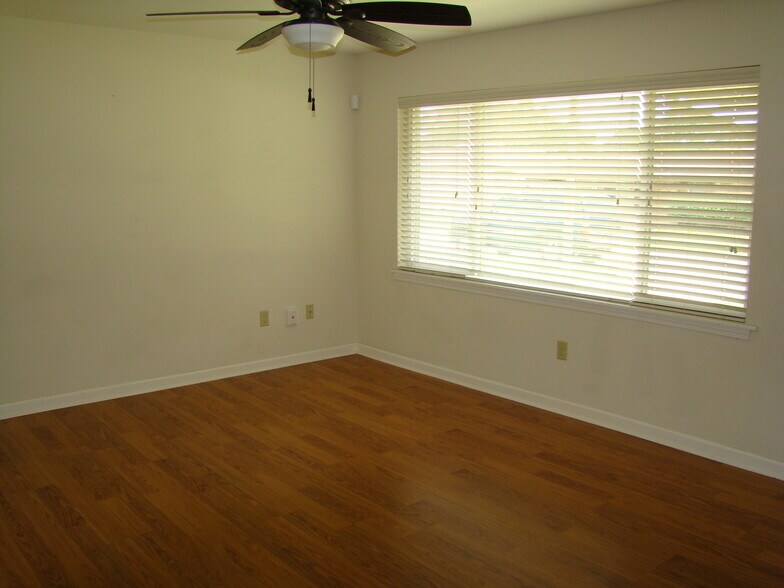 Living Room - 4208 Tartan Dr