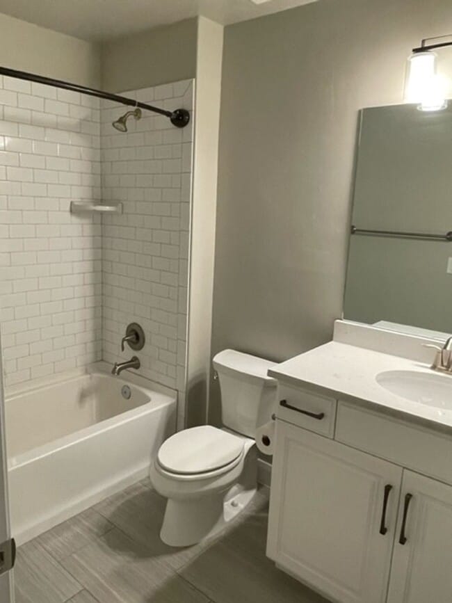 Building Photo - 4 Bedroom Condo With a Community Pool and ...