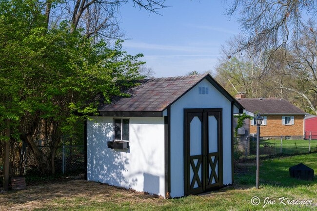 Building Photo - 6989 Salem Rd