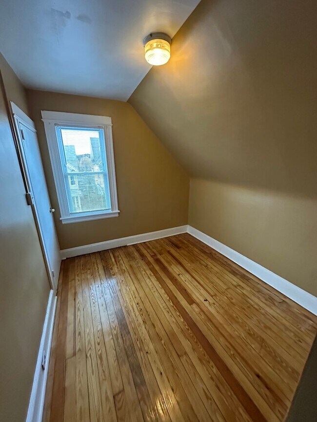 Building Photo - French St. 201-203