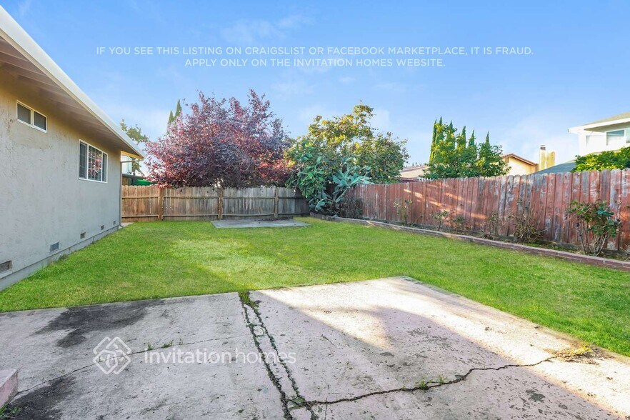 Building Photo - 1120 Whipporwill Way