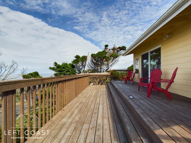 Building Photo - 1033 NW Inlet Ave