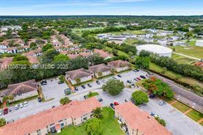 Building Photo - 1018 Twin Lakes Dr