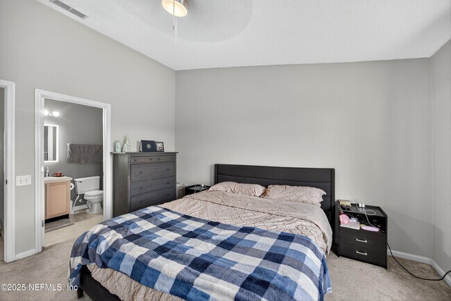 Building Photo - 12311 Kensington Lakes Dr