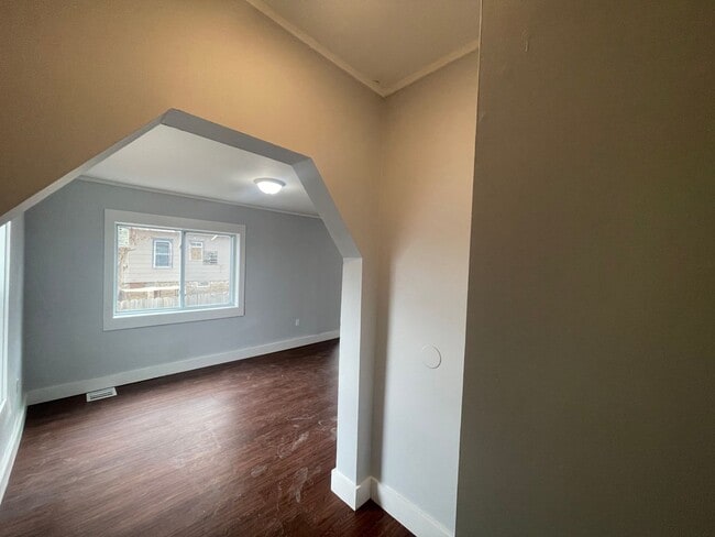 Building Photo - Remodeled 2 Bed/1 Bath home off 23rd!