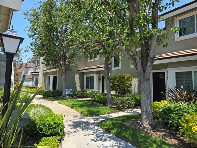 Building Photo - 569 Springbrook N