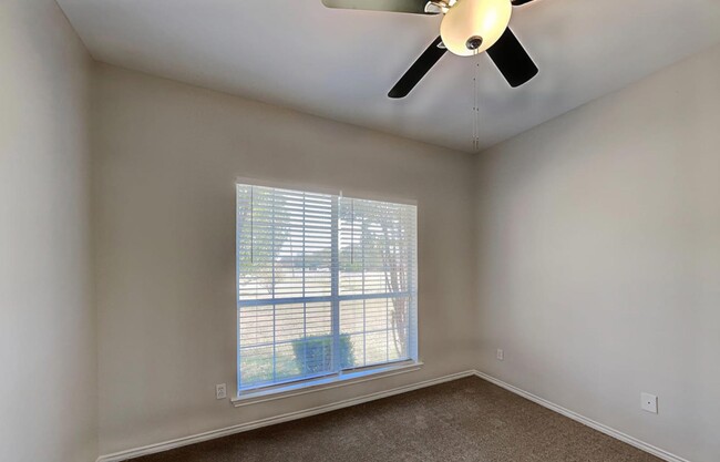 Building Photo - AVAILABLE NOW