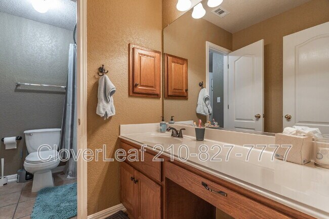 Building Photo - 551 Ginsberg Dr