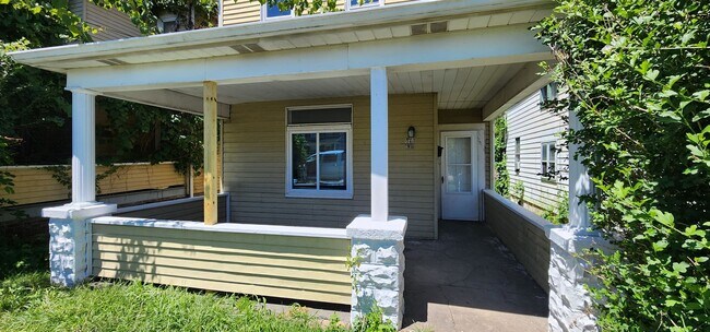 Building Photo - Monessen Updated 3 Bedroom 1 Bath House:   ***ACCEPTING SECTION 8 ONLY****