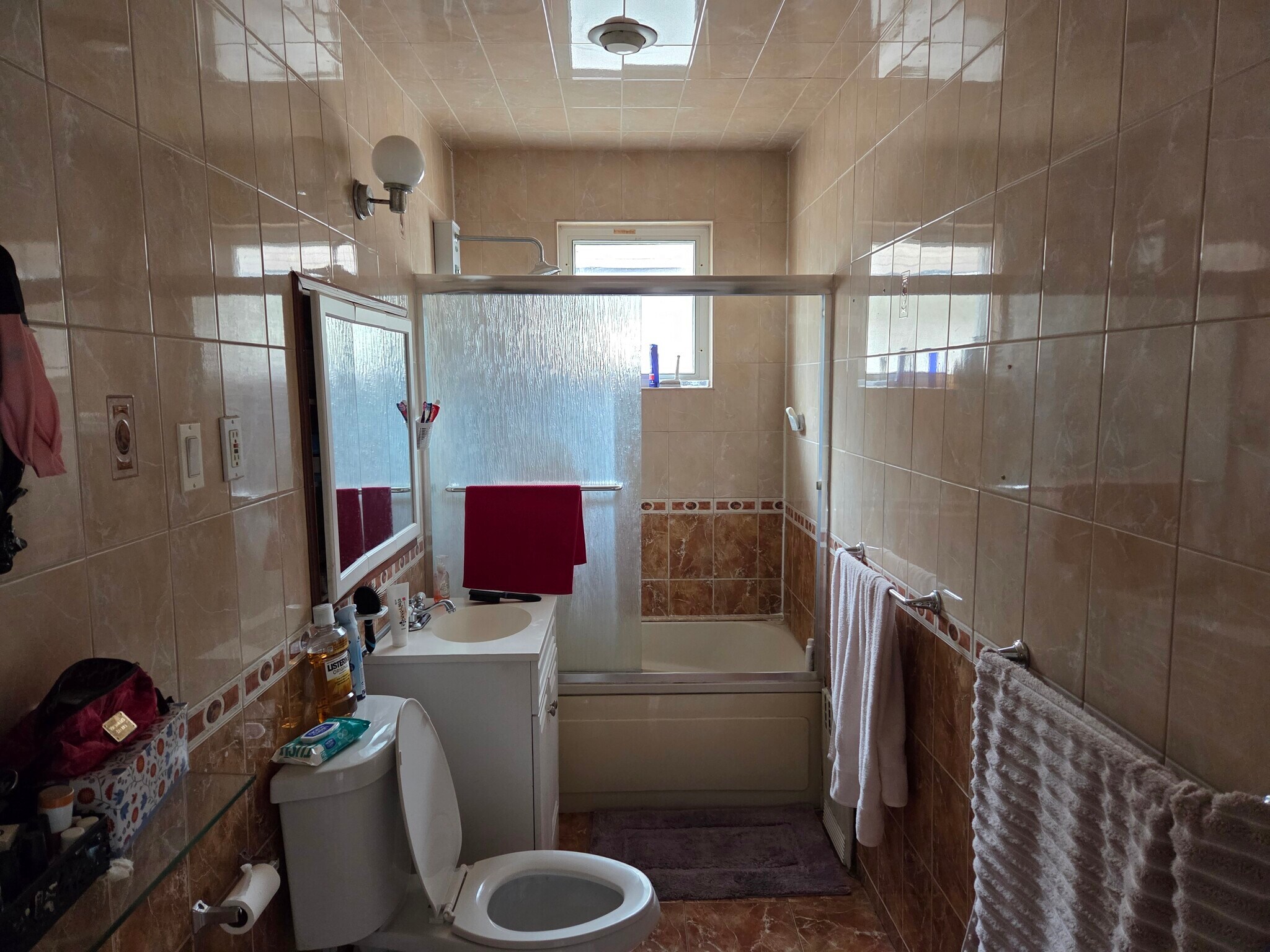 Building Photo - 4634 Beach 46th St