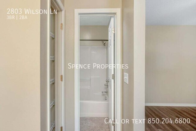 Building Photo - 2803 Wilson Ln