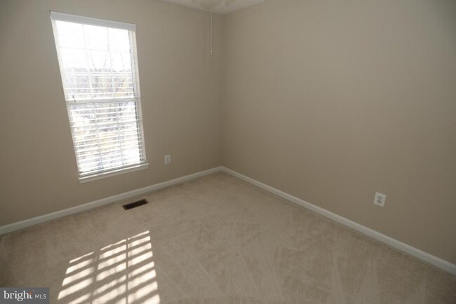 Building Photo - 214 Kirbys Landing Ct