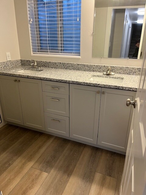Bathroom Vanity Double sink - 2112 W Bowling Ave