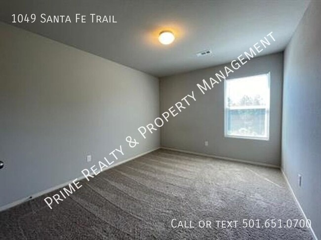 Building Photo - 1049 Santa Fe Trl