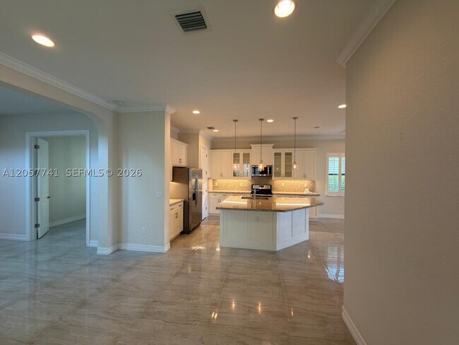 Building Photo - 455 SW 113th Ln
