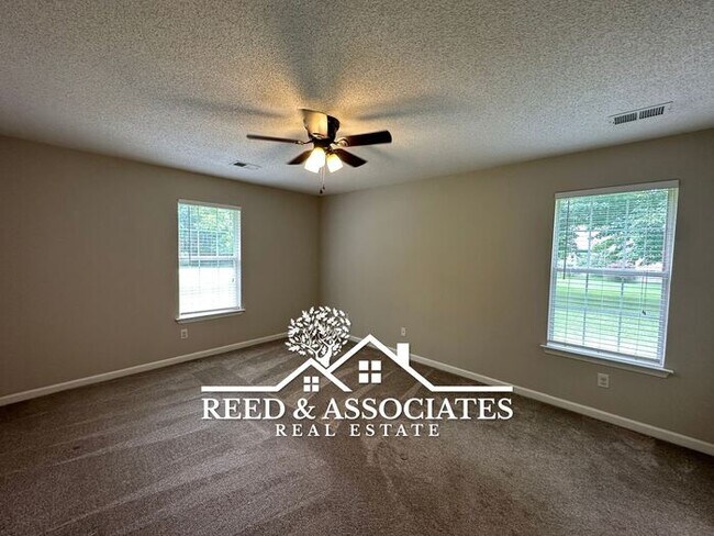 Building Photo - 3 Bedroom Near Gallaway, TN
