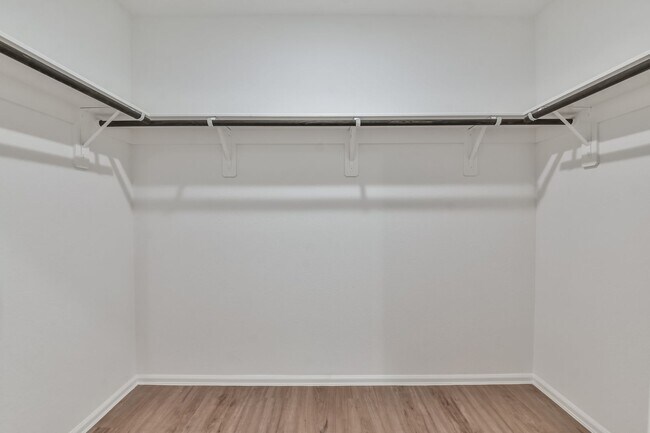 Building Photo - Immaculate 4 bedroom home in Becker Fields!