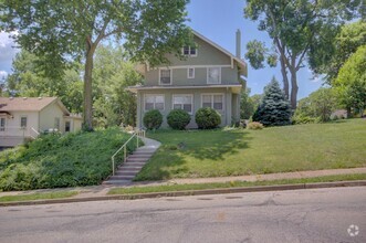 Building Photo - Charming 4 bed home