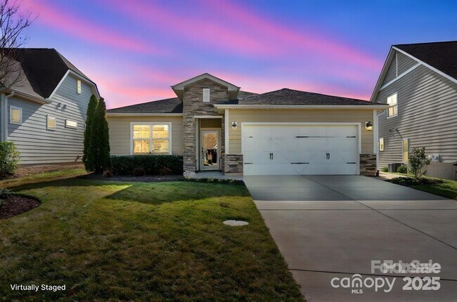 Building Photo - 305 Hemlock Bluff Ct