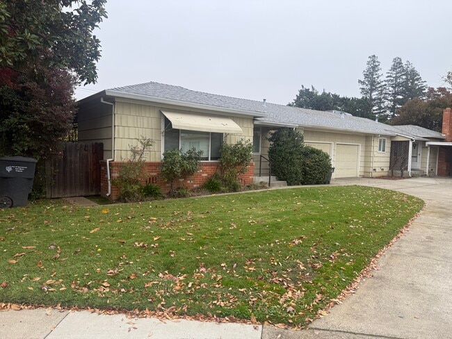 Building Photo - 2013 56th St