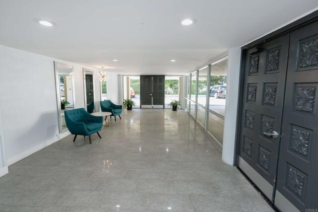 Building Photo - 2510 Torrey Pines Rd