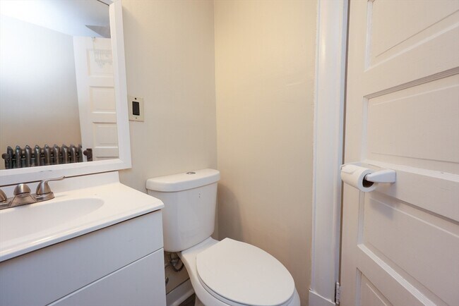 Building Photo - 83 S Main St