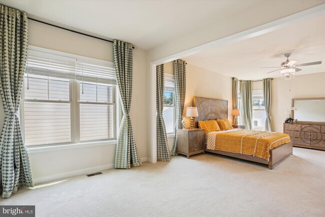 Building Photo - 14025 Godwit St