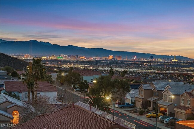 Building Photo - 366 Rosefinch St