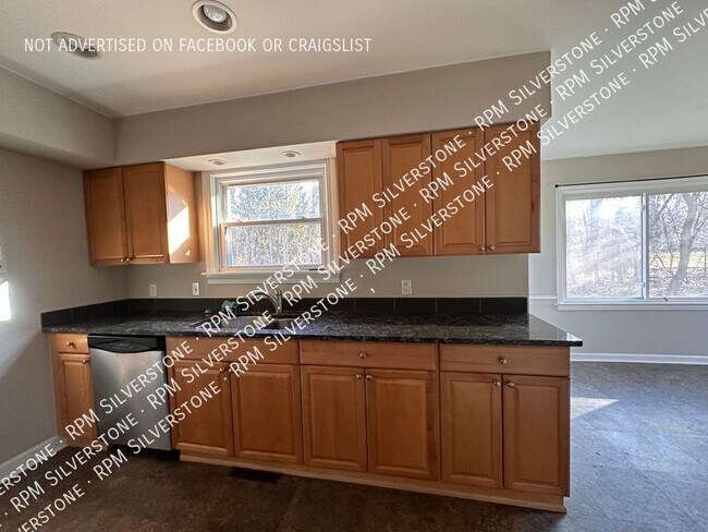 Building Photo - 2362 Sanders Pl