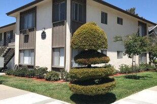 Building Photo - Green Oaks Apartments, LLC.