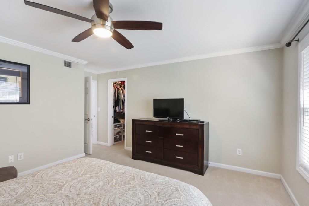 Building Photo - 4246 River Green Dr NW