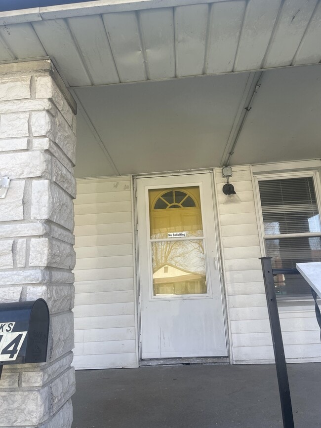 Building Photo - 2644 Foltz St