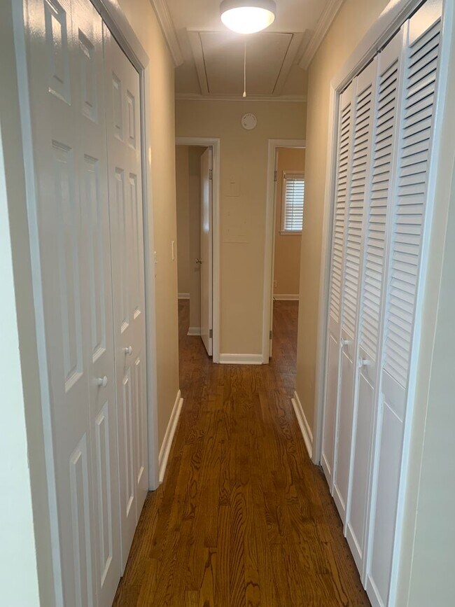 Building Photo - 2611 Gardiner Ln