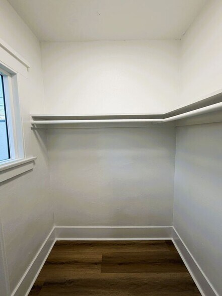 Building Photo - 1169 E Broadway