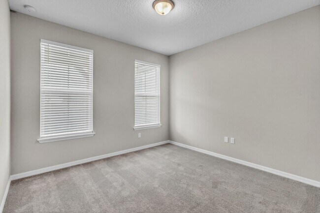 Building Photo - New construction 4/3 on cul-de-sac in cove...