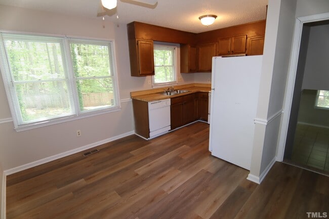 Building Photo - 103 Wigan Cir