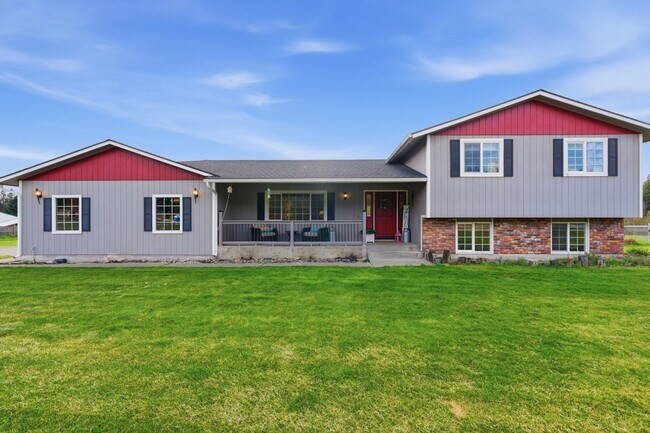 Building Photo - 21913 N Meadowview Dr