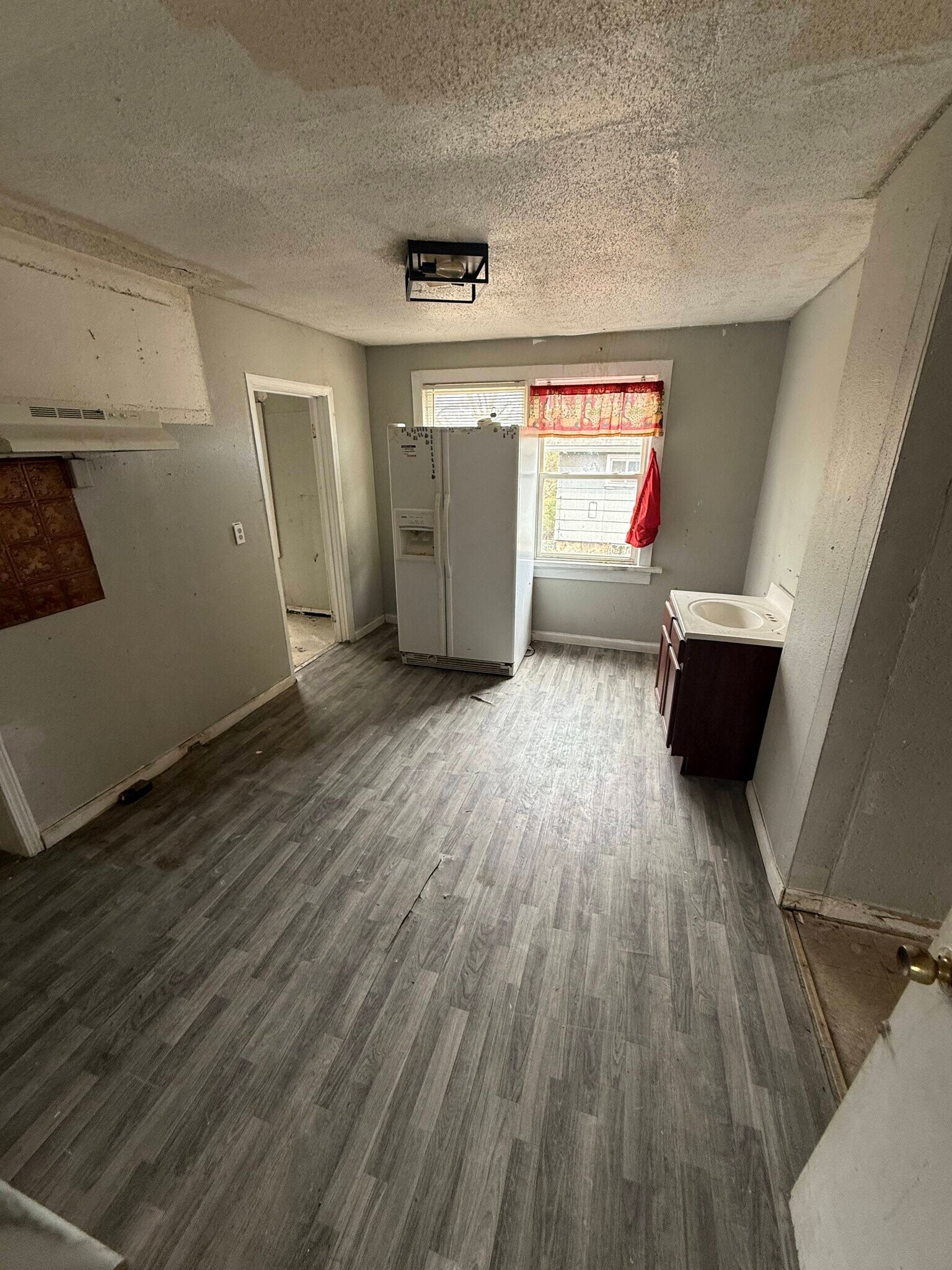 Building Photo - 7205 Calvin Ave