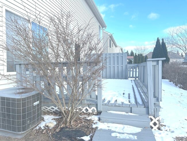 Building Photo - 3184 Impressions Dr