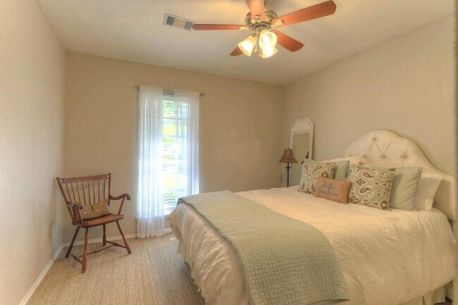 Building Photo - 14026 St Marys Ln