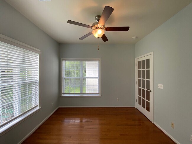 Building Photo - 6981 Hanesbrook Cir