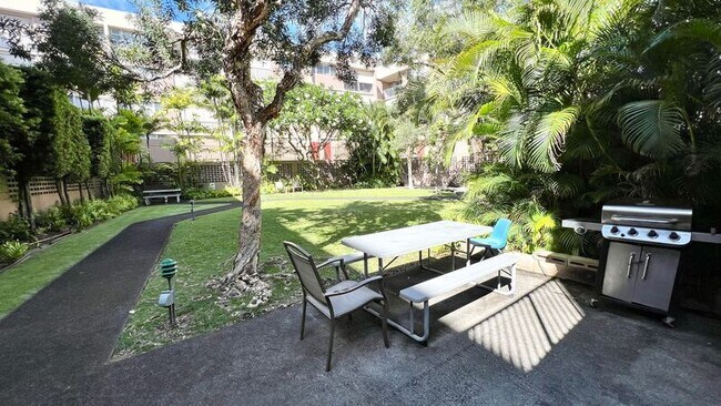 Building Photo - 1634 Nuuanu Ave