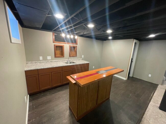 Building Photo - 8380 Huron River Dr