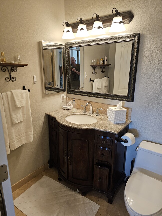 Building Photo - 853 Mola Vista Way