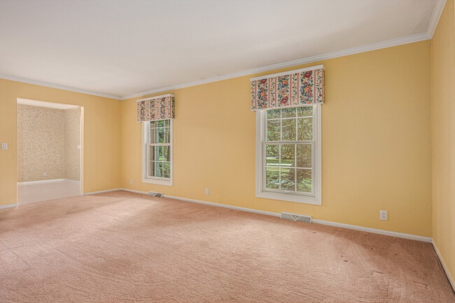 Building Photo - 3310 Lake Dr